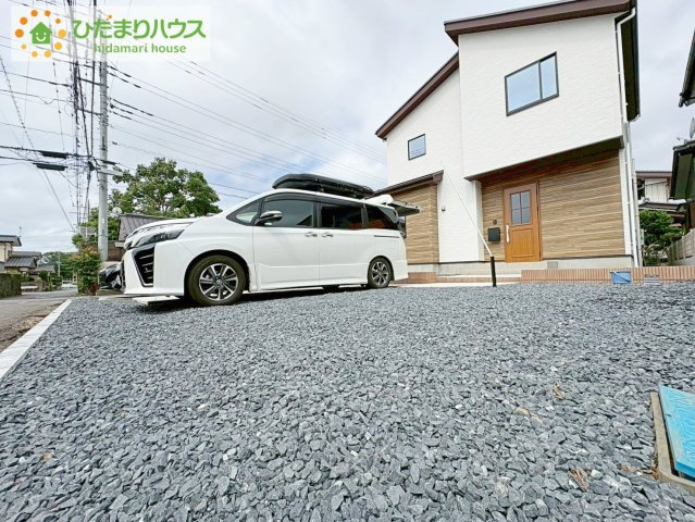 ひたちなか市稲田1期　新築戸建の駐車場|マイホームなら駐車場代がかかりません。しかも、自宅の駐車場で洗車ができます！今までコイン洗車に行っていた手間も省けて、節約にもつながります(^^♪