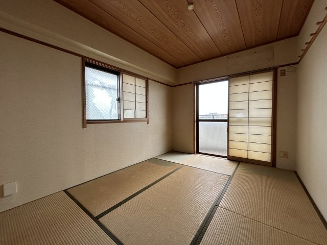 真栄マンション新舞子E棟の和室|和室6帖☆
