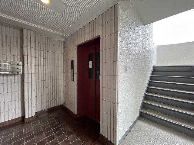 真栄マンション新舞子E棟のその他共用部分|エレベーターあり♪