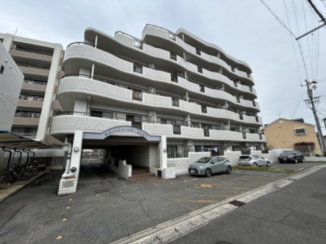 真栄マンション新舞子E棟の外観|R8.4.5撮影　最上階のお部屋です♪