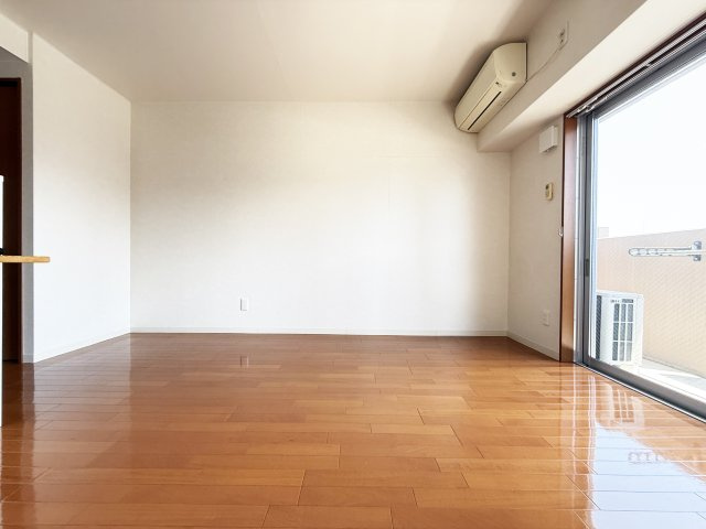 ロイヤルリバーの駐車場