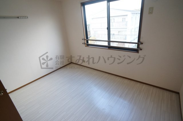プルーリオンの洋室|参考、同建物・同間取りの号室