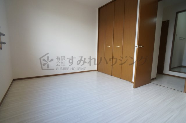 プルーリオンの洋室|参考、同建物・同間取りの号室