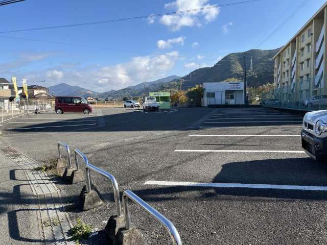 80Hills八代Ⅰの駐車場