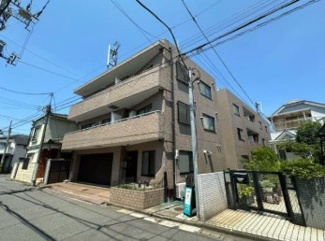 【外観】 | 鉄筋コンクリート造のがっちりとした建物。