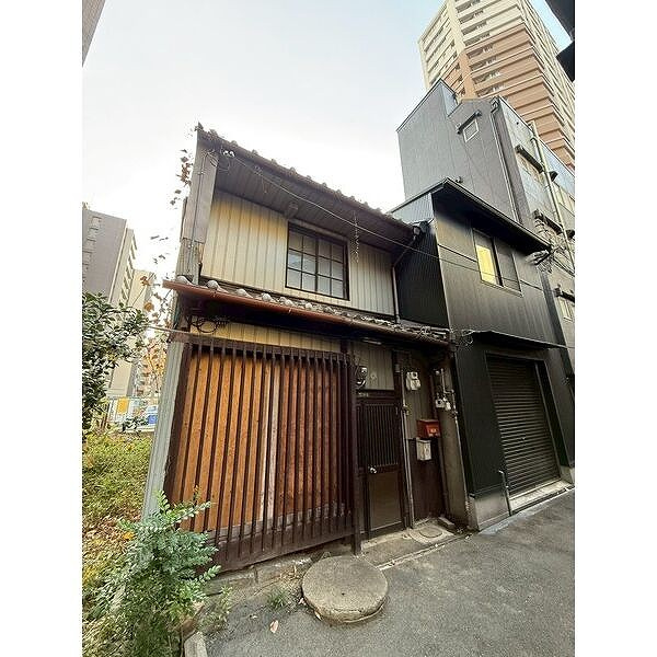 大阪市北区西天満３丁目の店舗一部の外観