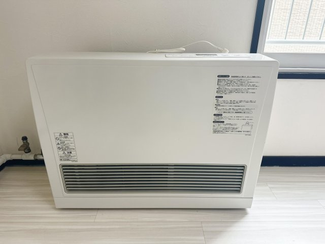 【暖房器具】 暖房設備を完備。