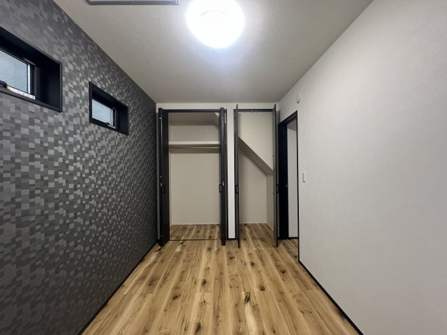 最早建売ではない。。夢のガレージハウスでダンスバトルもイケる！まったりBBQで肉も焼ける！駐車場だけじゃもったいない！な、【戸塚区上矢部町新築戸建て】の洋室|洋室です