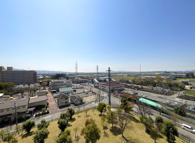【展望】 | 向島ニュータウン第3街区A棟 | 南向きのワイドバルコニーは目の前を遮るものがなく、開放的な景色が広がります。