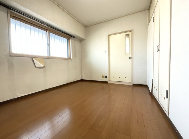 【洋室】 | 向島ニュータウン第3街区A棟 | 実際に内覧してみて初めてわかる事がたくさんあります（＾◇＾）
内覧するだけなら料金はかかりません。迷った時は、お気軽に内覧のご予約を。見て、納得して、次に進みましょう！
