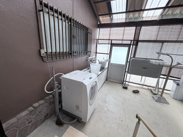 丹波市氷上町稲継の中古一戸建のランドリースペース