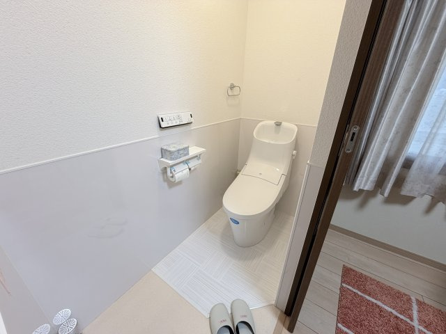 丹波市氷上町稲継の中古一戸建のトイレ|2階