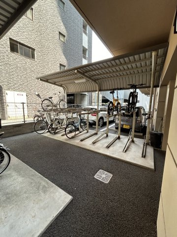 Ｊ-スクエアの駐車場