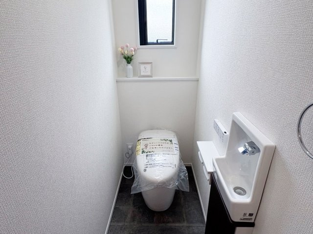 和歌山市粟3-10　新築一戸建てのトイレ