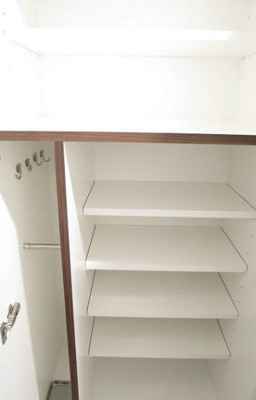 【玄関】 | AZEST中野新橋 | シューズボックス完備。