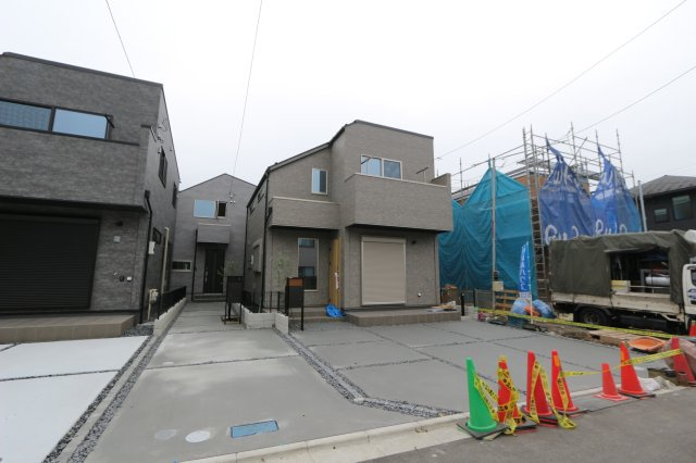 小平市小川東町Ⅳ期の外観|制震ユニット「ミライエシグマ」採用で耐震＋制震の安心な邸宅です！
