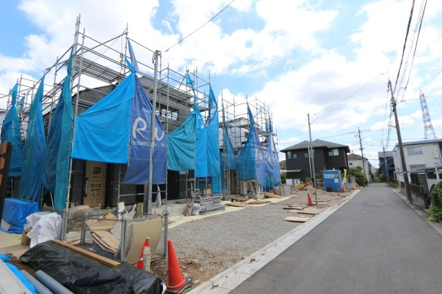 【GRAFARE　ZEH水準仕様】小平市小川東町４期の外観|食洗機付のシステムキッチン。
家事の負担軽減はもちろん、節水効果で家計にも地球にも優しいキッチンです。