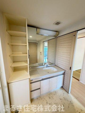 コアマンション橘公園リバーステージの独立洗面台