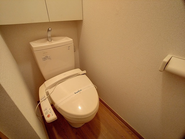 レオパレスエムエムワンのトイレ