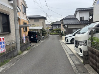 【前面道路含む現地写真】 | 再生住宅　横浜市泉区岡津町 | 前面道路