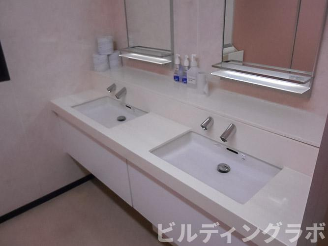 アーク栄広小路ビルの洗面所