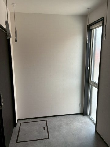福井市上森田　３号棟のランドリースペース