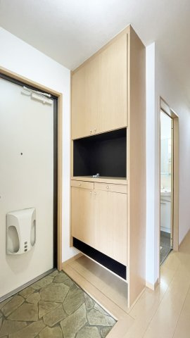 セレーノ　弐番館の玄関