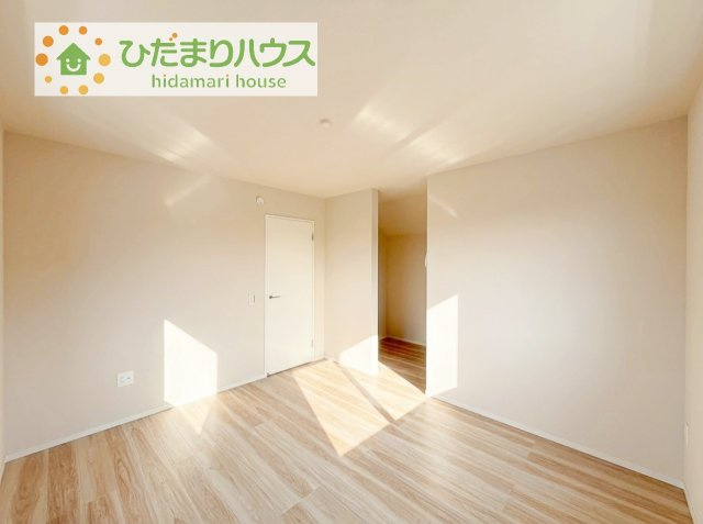 【寝室】 | 土浦市木田余西台3期　新築戸建 | 大きなベッドを置いても余裕の広さの主寝室♪