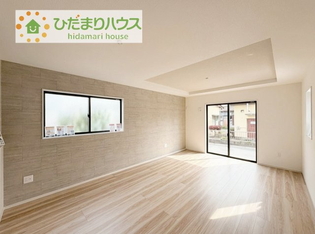 【居間・リビング】 | 土浦市木田余西台3期　新築戸建 | お子様が元気に遊べる広々としたリビングです！