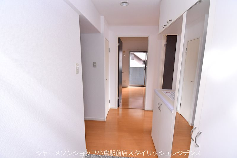 シャトレ大手町N棟の玄関