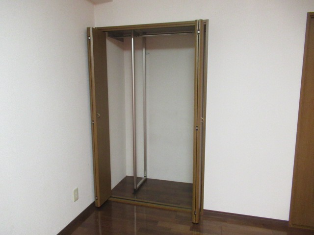 姫路市塩町の賃貸マンションの収納