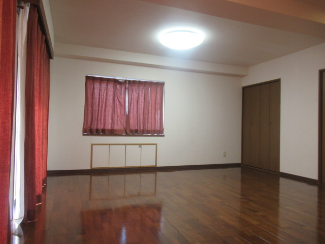 姫路市塩町の賃貸マンションの寝室