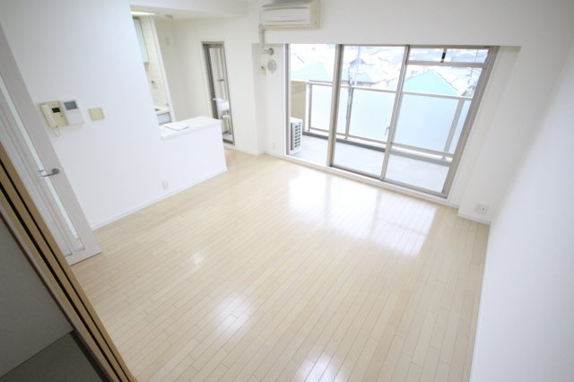 willDo西明石の居間・リビング|※お部屋により仕様が異なる場合があります※