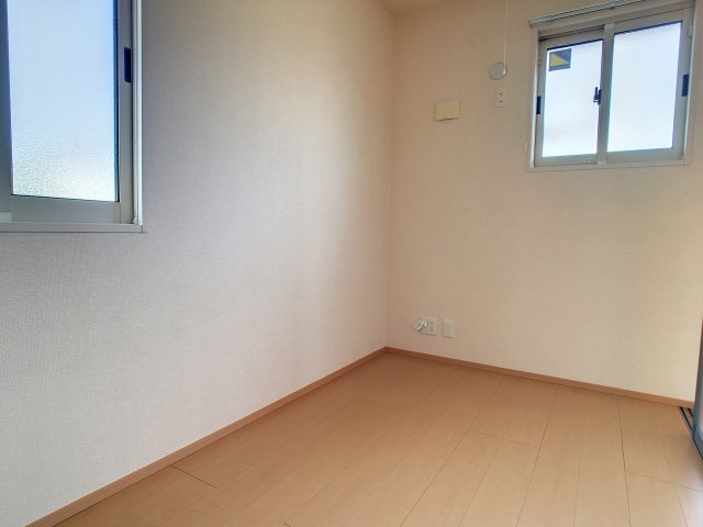 リーフコート星ヶ丘の洋室