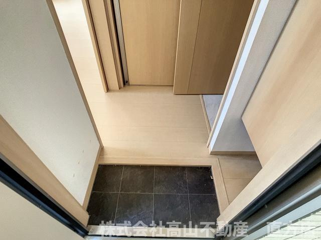 リーフコート星ヶ丘の玄関