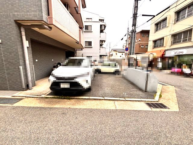 セファミ御影の駐車場