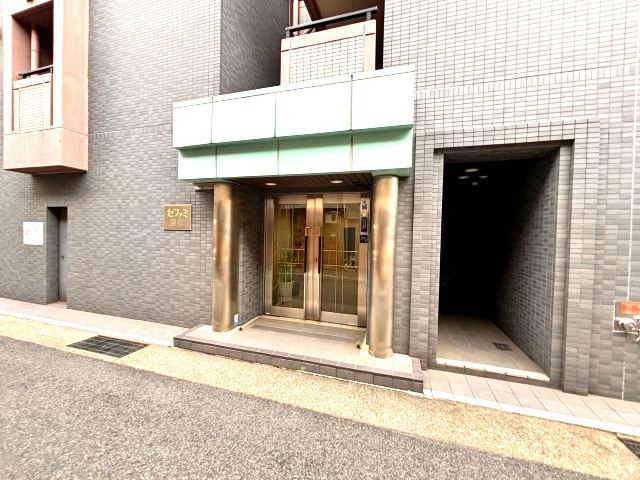 セファミ御影のエントランス