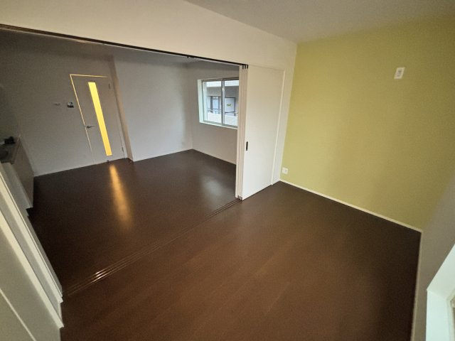 ヴァレイ岡本　の居間・リビング