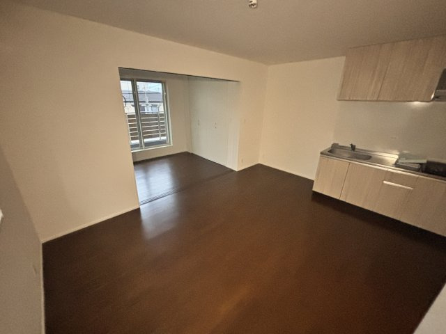 ヴァレイ岡本　の居間・リビング