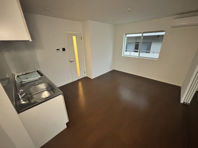 ヴァレイ岡本　の居間・リビング