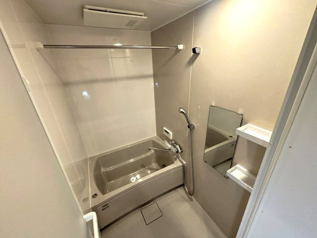 ヴァレイ岡本　の浴室