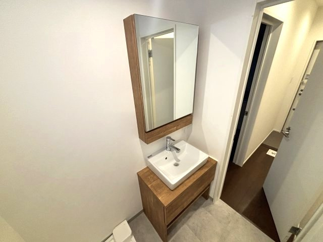 ヴァレイ岡本　の独立洗面台