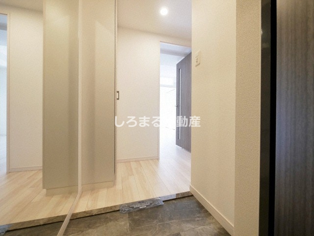 RISING Maison 本町橋の玄関