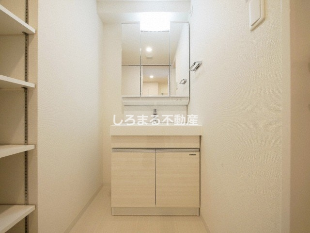 RISING Maison 本町橋の独立洗面台