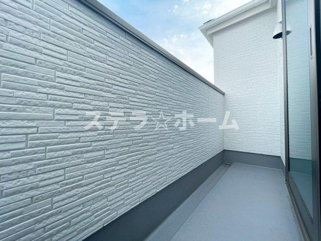 鳥飼下2 新築戸建のバルコニー|落ち着いた時間を過ごせるバルコニーです