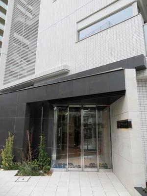 【エントランス】 | シュトラーレ八日町