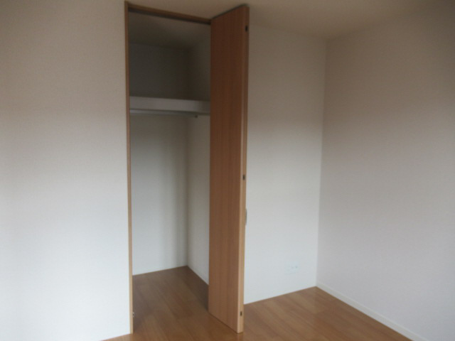 姫路市広畑区小松町３丁目のハイツの収納