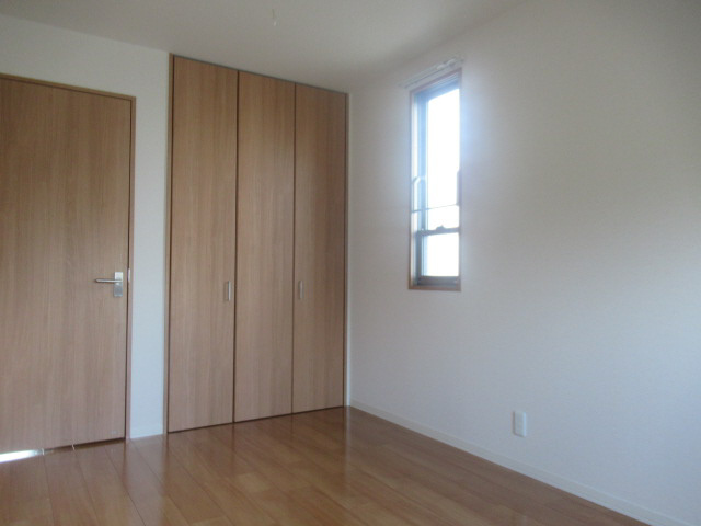 姫路市広畑区小松町３丁目のハイツの寝室