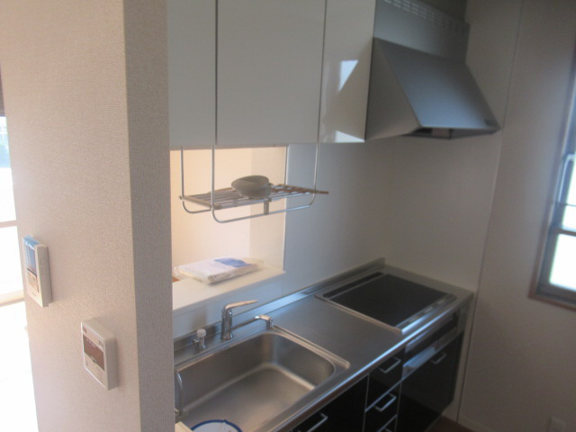姫路市広畑区小松町３丁目のハイツのキッチン