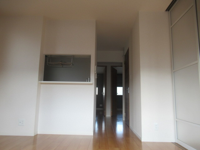 姫路市広畑区小松町３丁目のハイツの居間・リビング